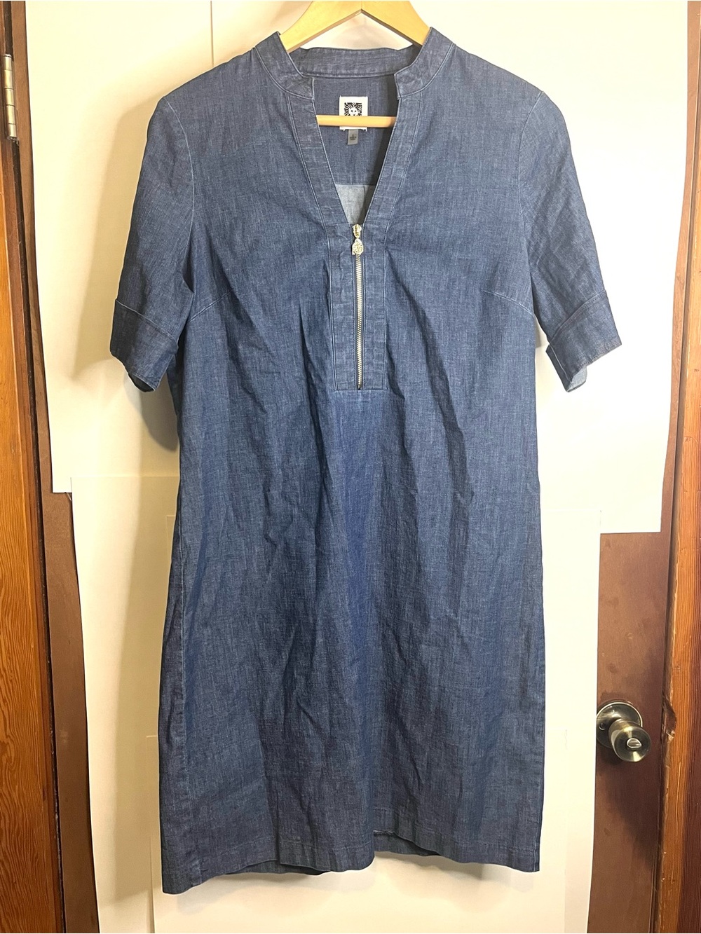 Anne Klein Women’s Size 6 Dark Indigo Denim V-Neck Shift Dress